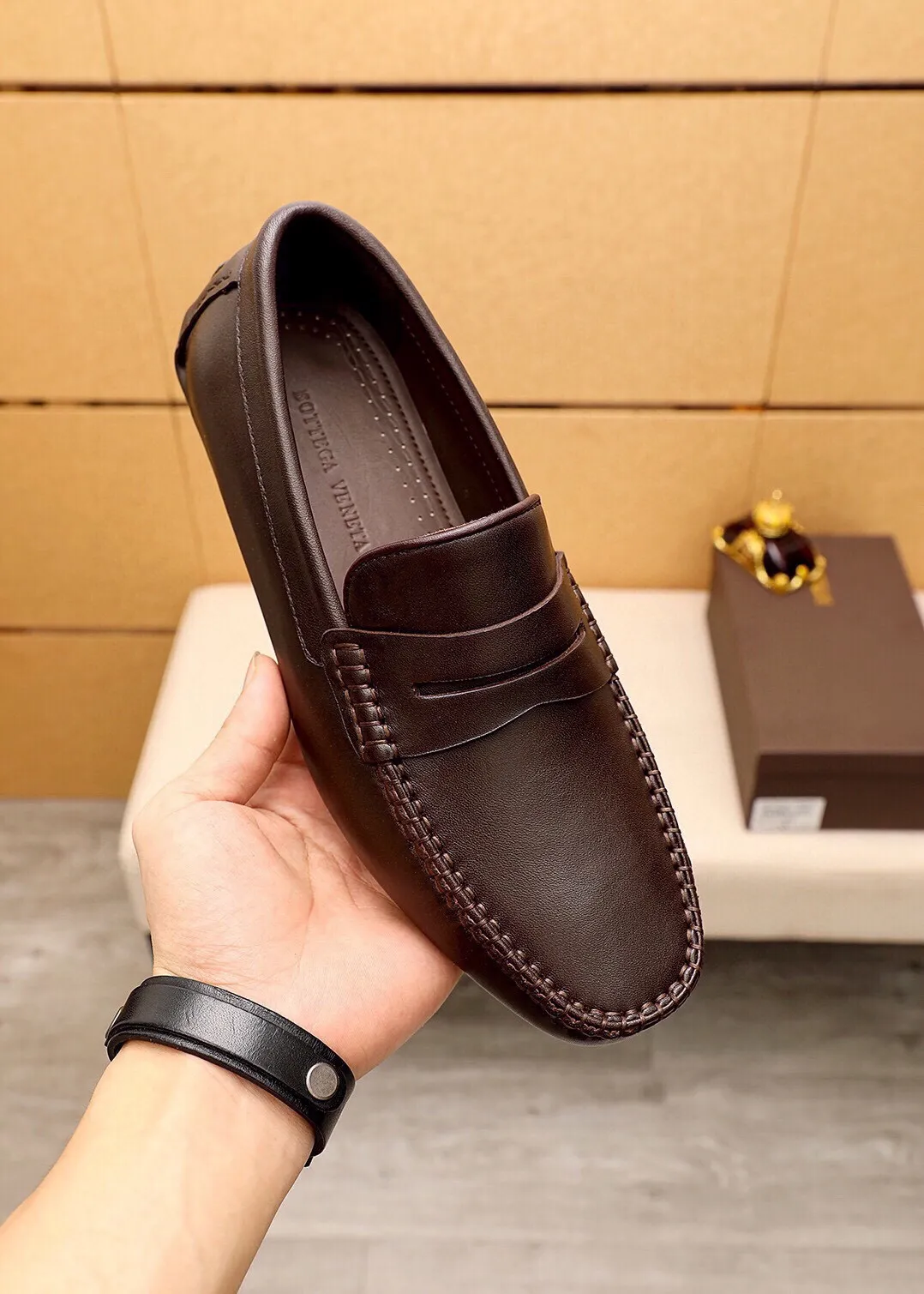 Men's Men's Shoes 💰: 480 💰💐 BV Men's Slip-on Shoes® [BOTTEGA VENETA] Official website counter new model, one-to-one mold opening ⚠Italian calfskin ➕Embossed ➕Cow 🐂 leather lining. Driving slip-ons, available at counters, sizes 38～44 (45🉑️customized)